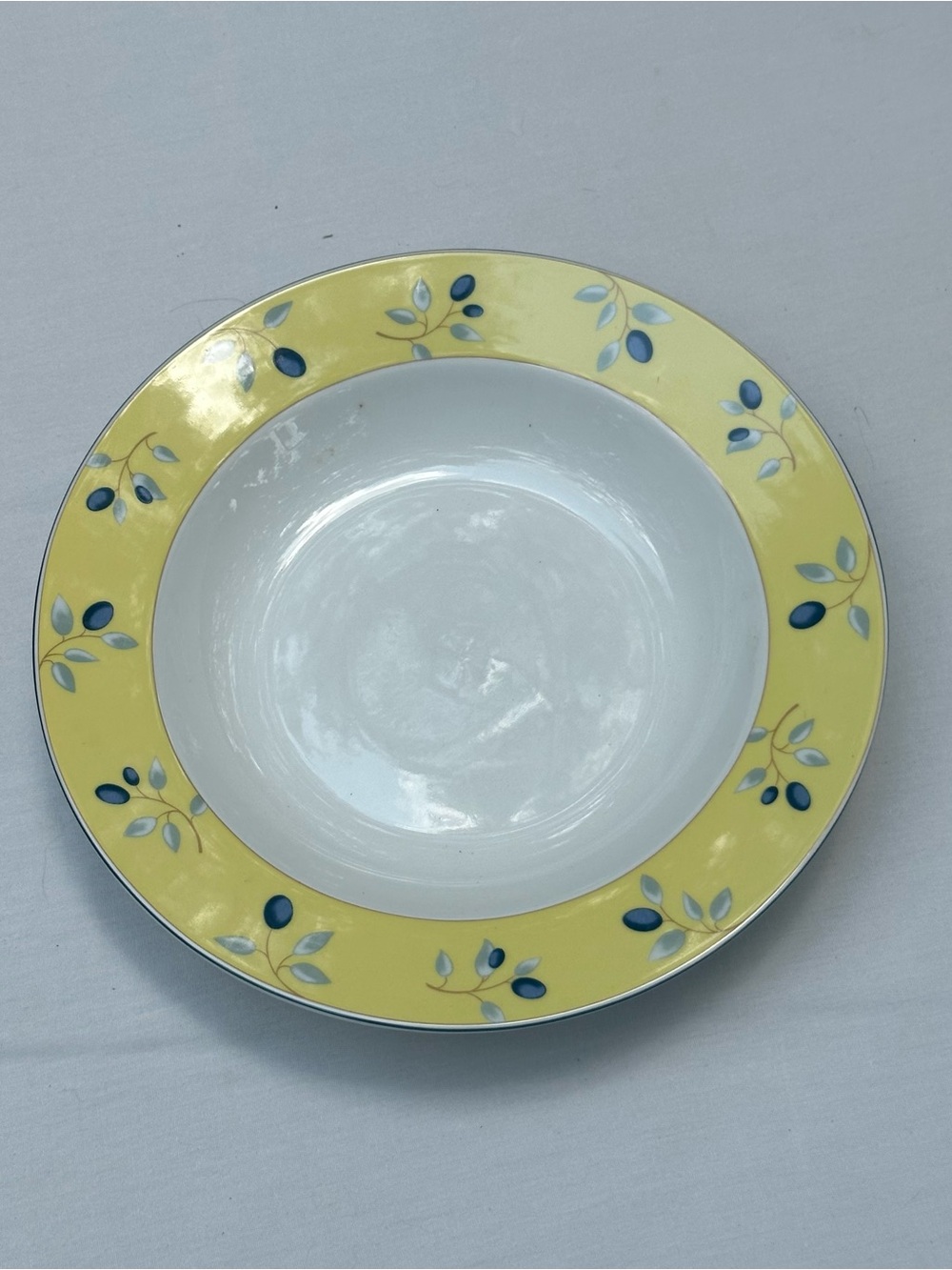 Royal Doulton Blueberry Rimmed Soup Bowl - Yellow Rim w/Blueberries Pattern,